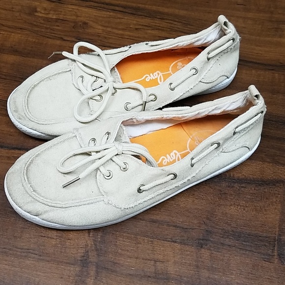 Rue21 Shoes - **FINAL REDUCTION**Light shimmer canvas shoe (8/9)